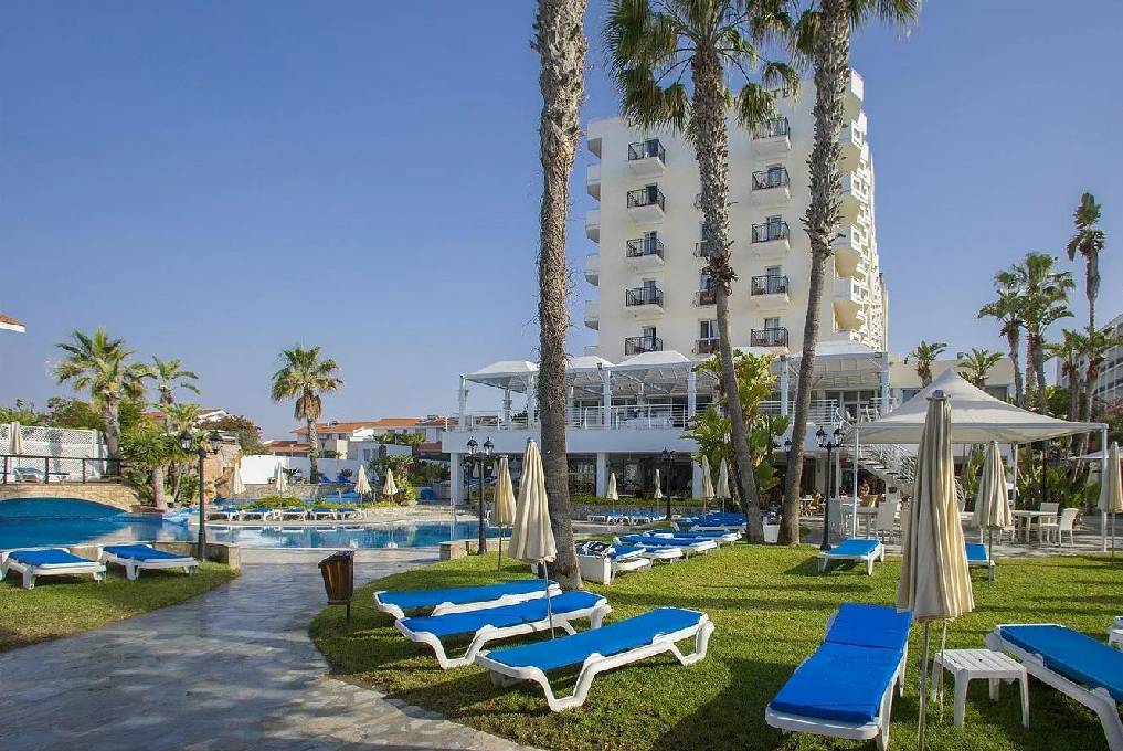 Отели Ларнаки 4 звезды: Radisson Beach Resort Larnaca (фото 2)